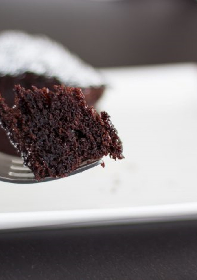 Una foto de Bizcocho de chocolate con agua