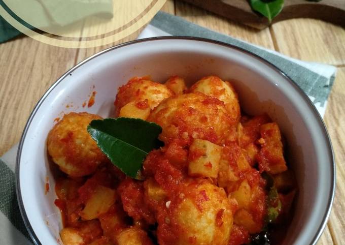 Resep: Balado telur kentang Yang Enak