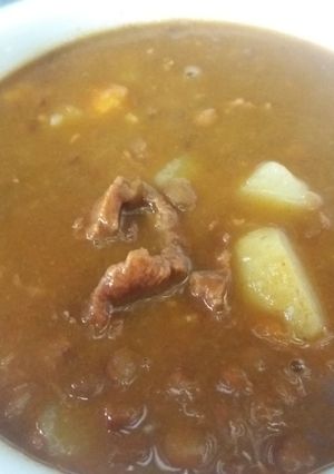 Una foto de Sopas de lenteja con carne
