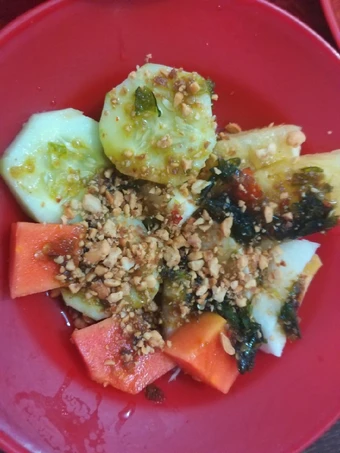 Langkah Gampang Menyiapkan Resep Rujak petis yang Enak Banget Anti Ribet, Lezat