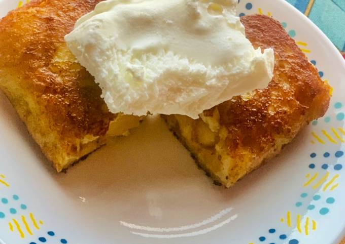 https://img-global.cpcdn.com/recipes/a5574d149002d8a8/680x482cq70/apple-pie-leftover-filling-in-crispy-bread-served-with-vanilla-ice-cream-recipe-main-photo.jpg