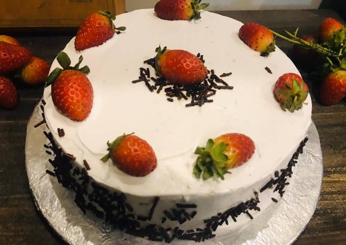 Recipe of Super Quick Homemade Tri-color Strawberry cake