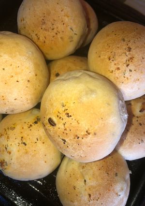 Una foto de Pancitos saborizados con cebolla y especias😋