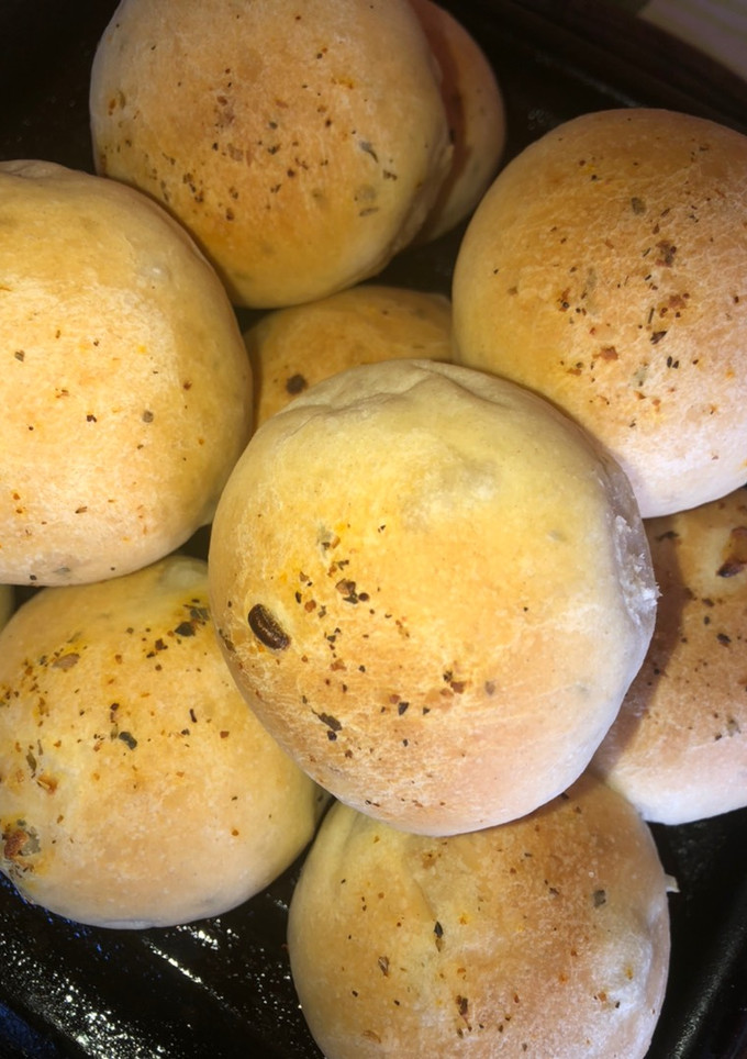 Una foto de Pancitos saborizados con cebolla y especias😋