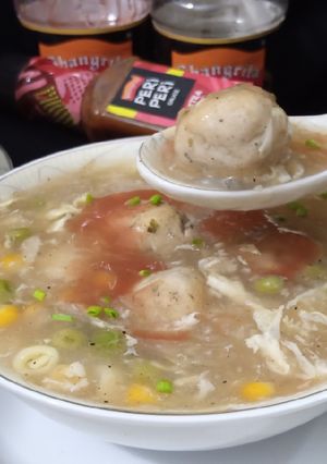 A picture of Chicken Meat Balls Soup.