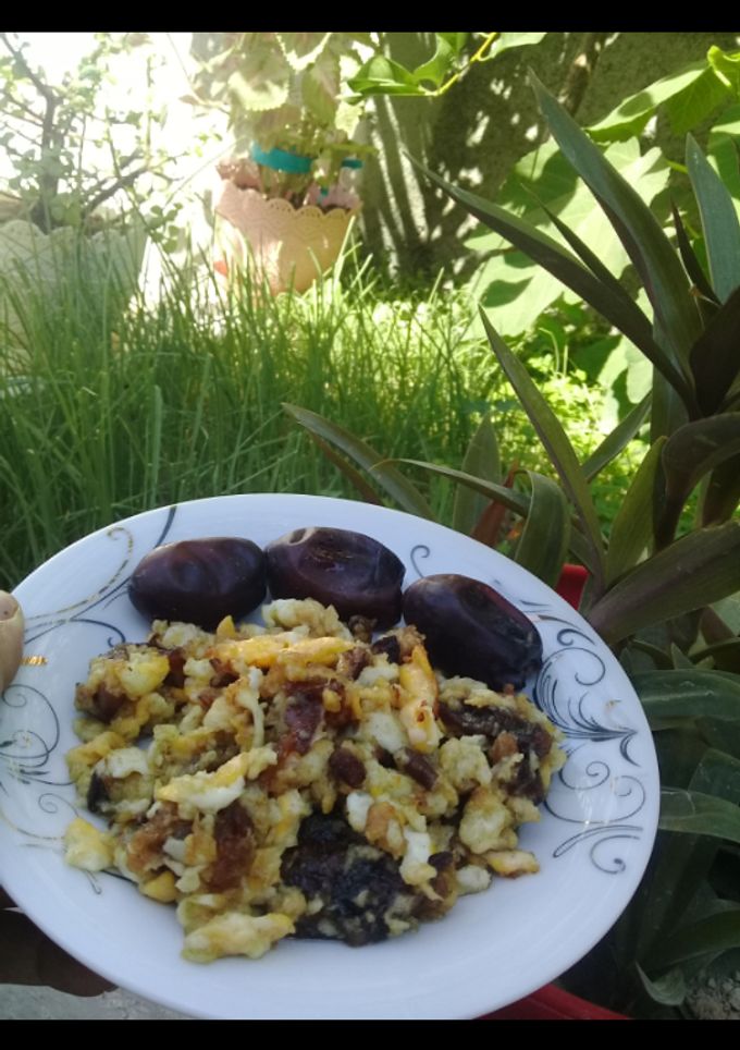 عکسی از دستور تخم مرغ و خرما😋