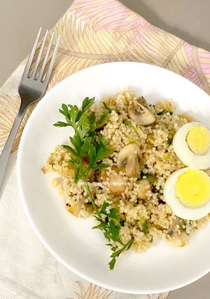 A picture of One pot millet in Mediterranean style.