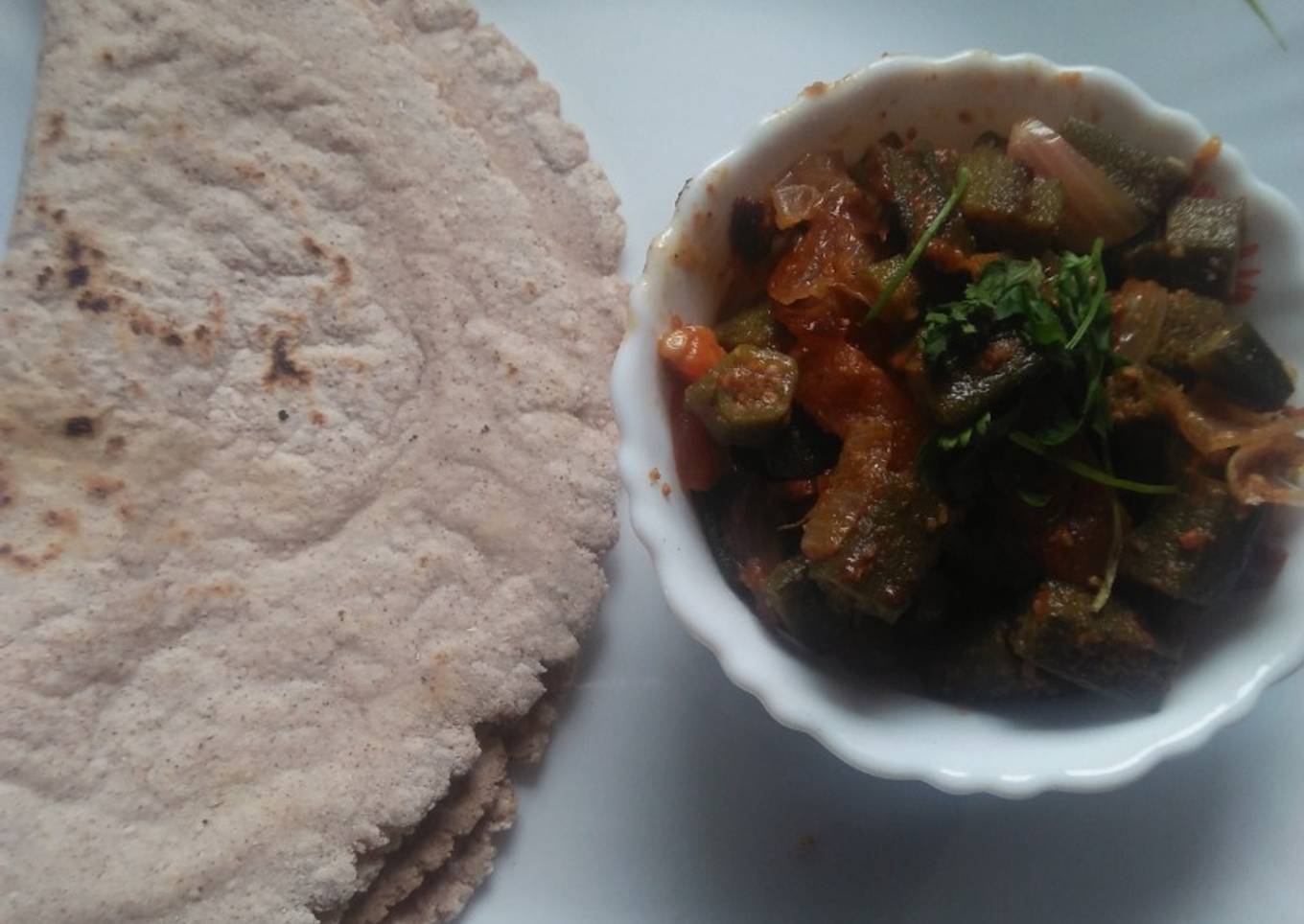 Bhakri with bhindi sabzi