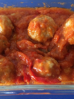 Una foto de Albóndigas en salsa de tomate y pimiento