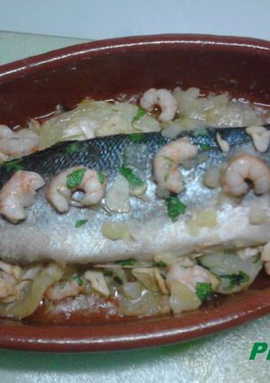 Foto principal de Lubina con gambas al horno en dos tiempos