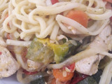 Fideos con verduras y pollo
