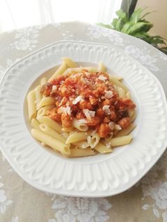Una foto de Macarrones con setas y soja texturizada