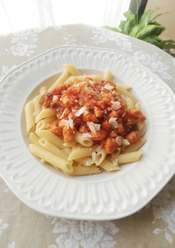 Una foto de Macarrones con setas y soja texturizada