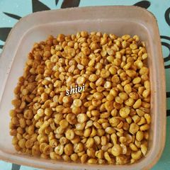 A picture of Market style chana dal namkeen.