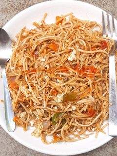 ஃப்ரைடு நூடுல்ஸ் செய்முறை முக்கிய புகைப்படம்