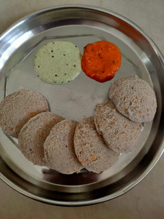 உடல் எடையை குறைக்கும் கொள்ளு இட்லி (Kollu Idli recipe in tamil) செய்முறை முக்கிய புகைப்படம்