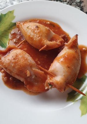 Una foto de Calamares rellenos de gambas