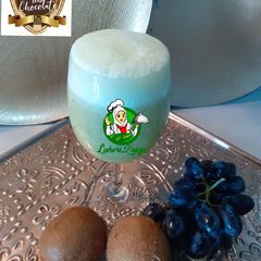 A picture of Green fruit lemonade.