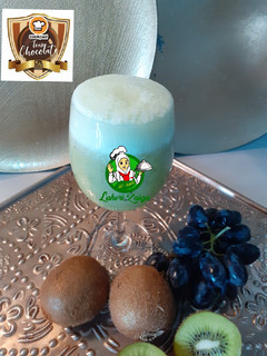A picture of Green fruit lemonade.