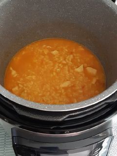 Una foto de Arroz caldoso con pollo, Olla Gm H deluxe