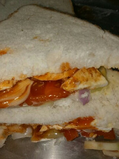वेज सैंडविच (Veg sandwich recipe in Hindi) रेसिपी मुख्य फोटो