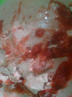 Una foto de Helado de frutilla fácil con solo tres ingredientes