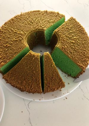A picture of Pandan Chiffon Cake.