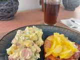 Chuleta a la naranja con ensalada Alemana