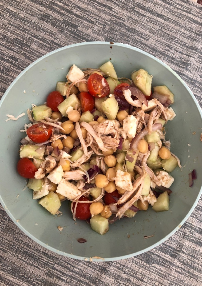 Una foto de Ensalada de garbanzos express