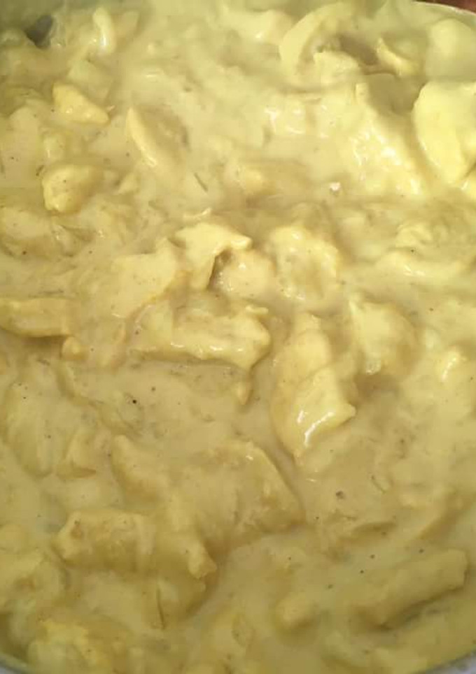 Una foto de Pollo al curry con nata