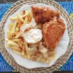 Una foto de Pescado frito a lo pobre