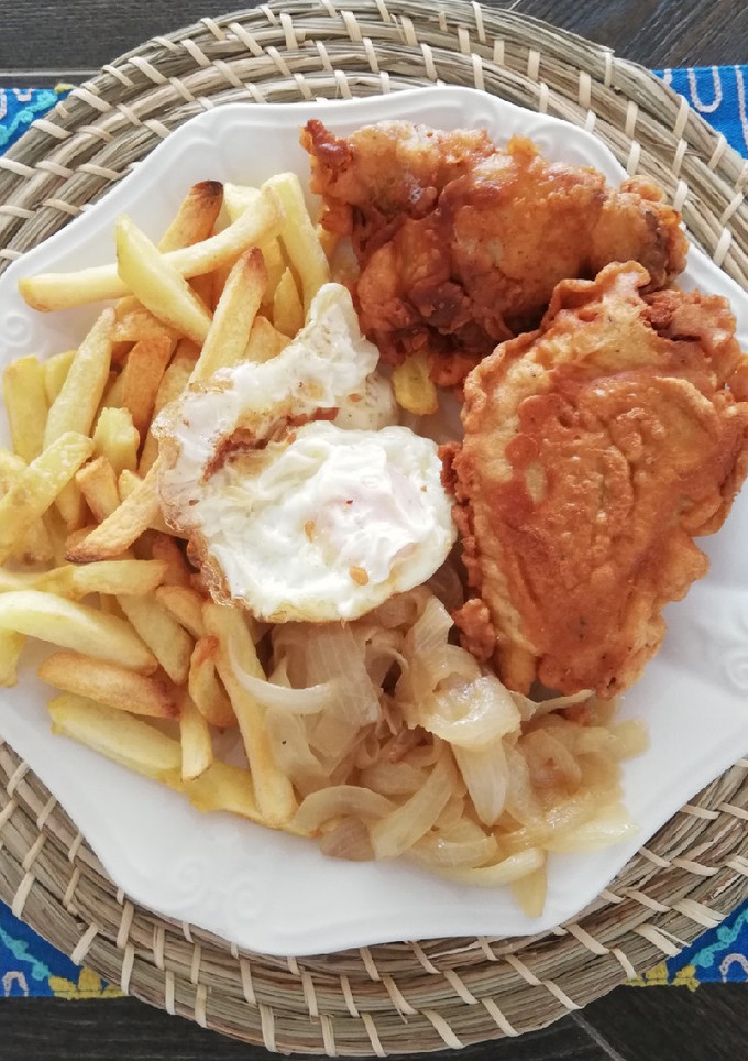 Una foto de Pescado frito a lo pobre