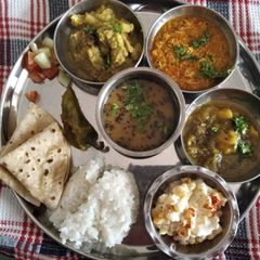 A picture of Gujarati Thali.