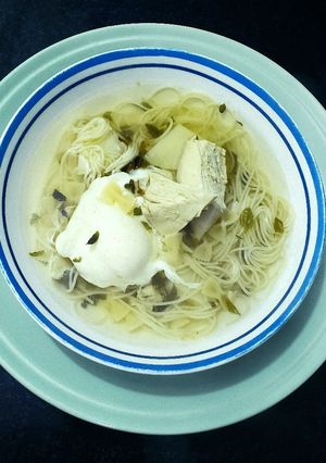 Una foto de Sopa de pollo invernal 🇵🇪