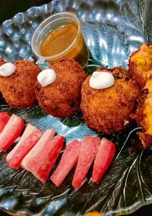 A picture of Crispy Potato balls.