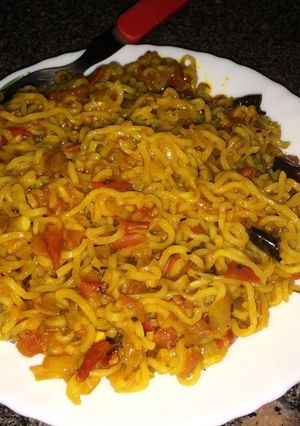 A picture of Onion Tomato Maggi.