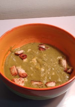 A picture of Broccoli soup.