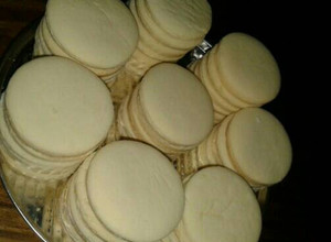 Una foto de Tapitas para alfajores de maicena