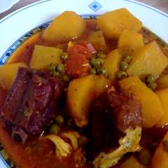 Una foto de Papas guisadas con costillas