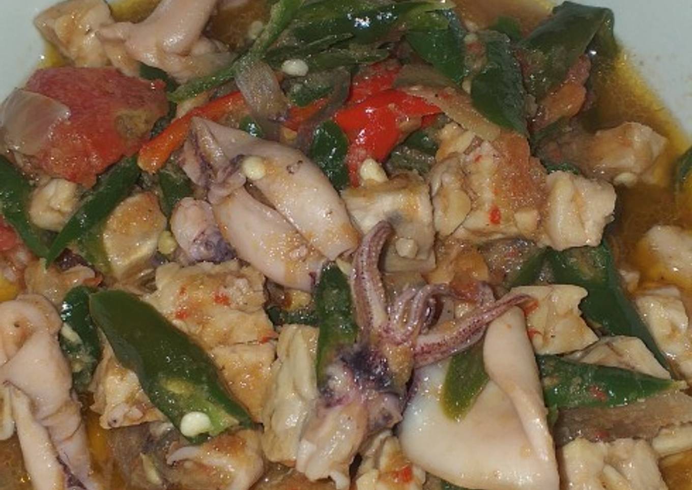 Tauchoe pedas cumi pakek tempe