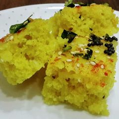 A picture of Instant Rava Dhokla.