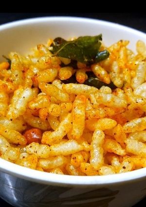 A picture of Puffed rice masala.