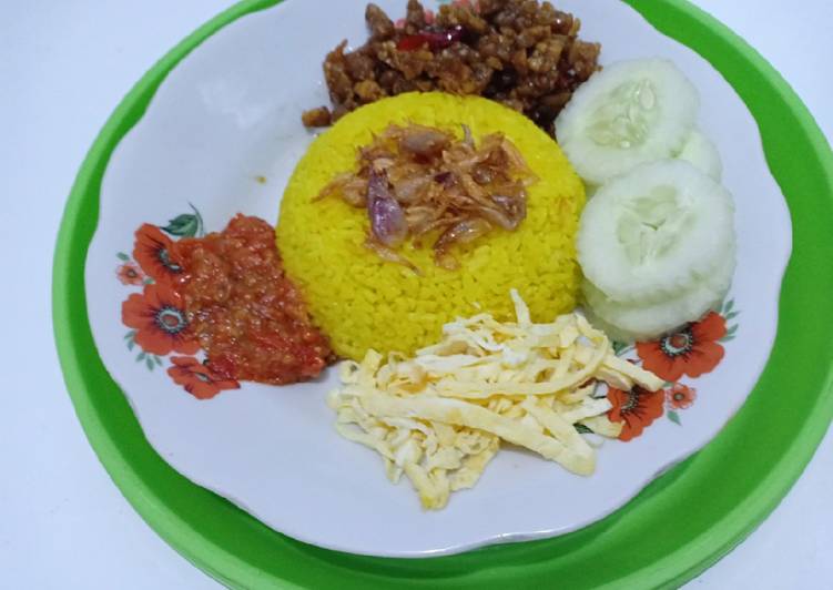 #3 Nasi kuning magiccom