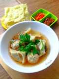 Pangsit Kuah & Bakso Lohua