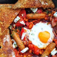 A picture of 'Greek' Sausage, Egg & Beans One Pot Breakfast.