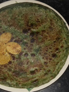 A picture of Bathua ka paratha.