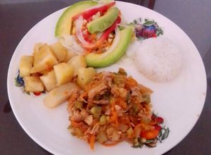 Una foto de Goulash de Pollo