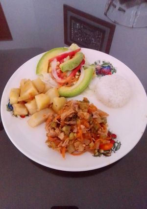 Una foto de Goulash de Pollo