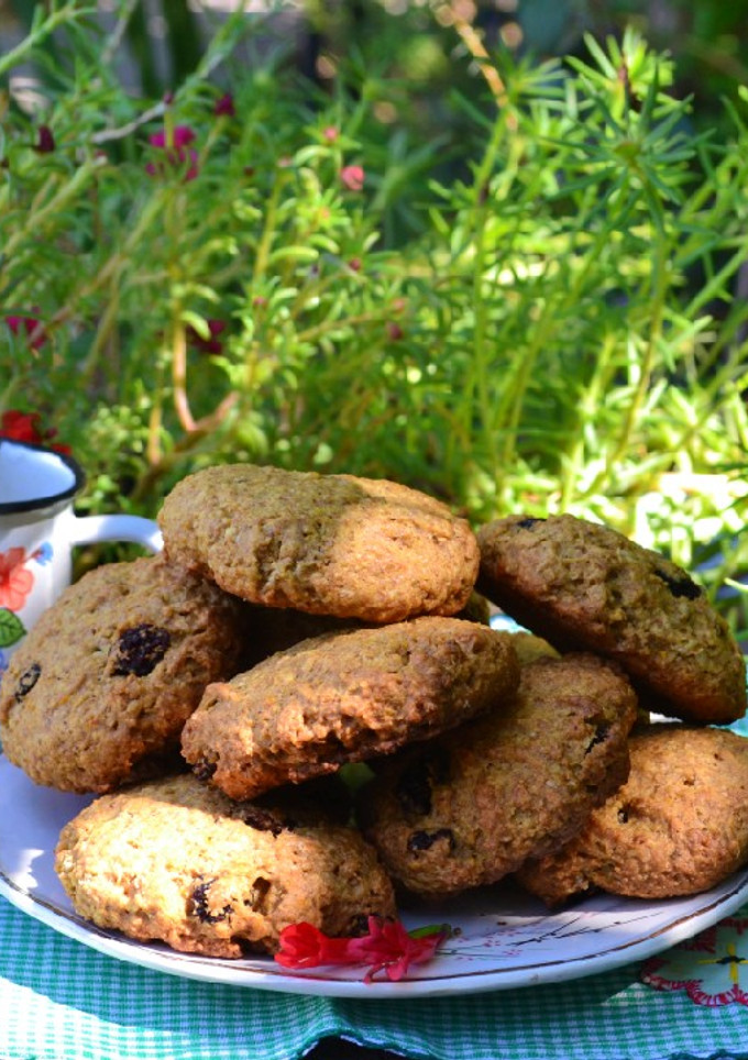 Una foto de Galletas de naranja, avena y pasas🧉