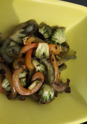 A picture of Stir fry vegetable salad.